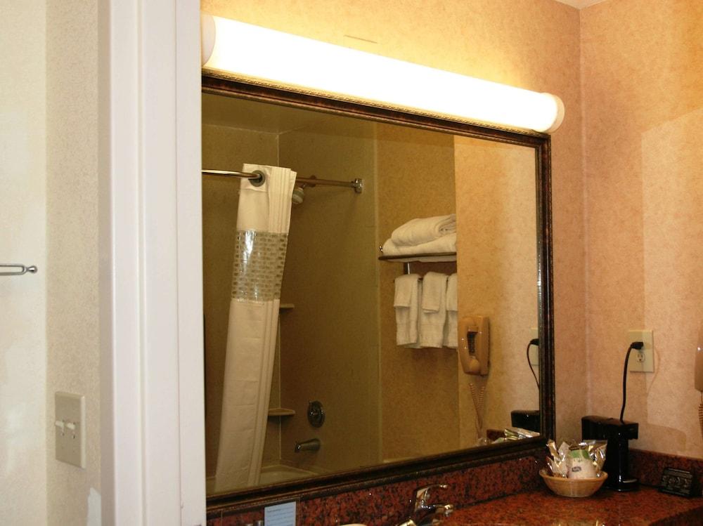 Hampton Inn Кантон Экстерьер фото
