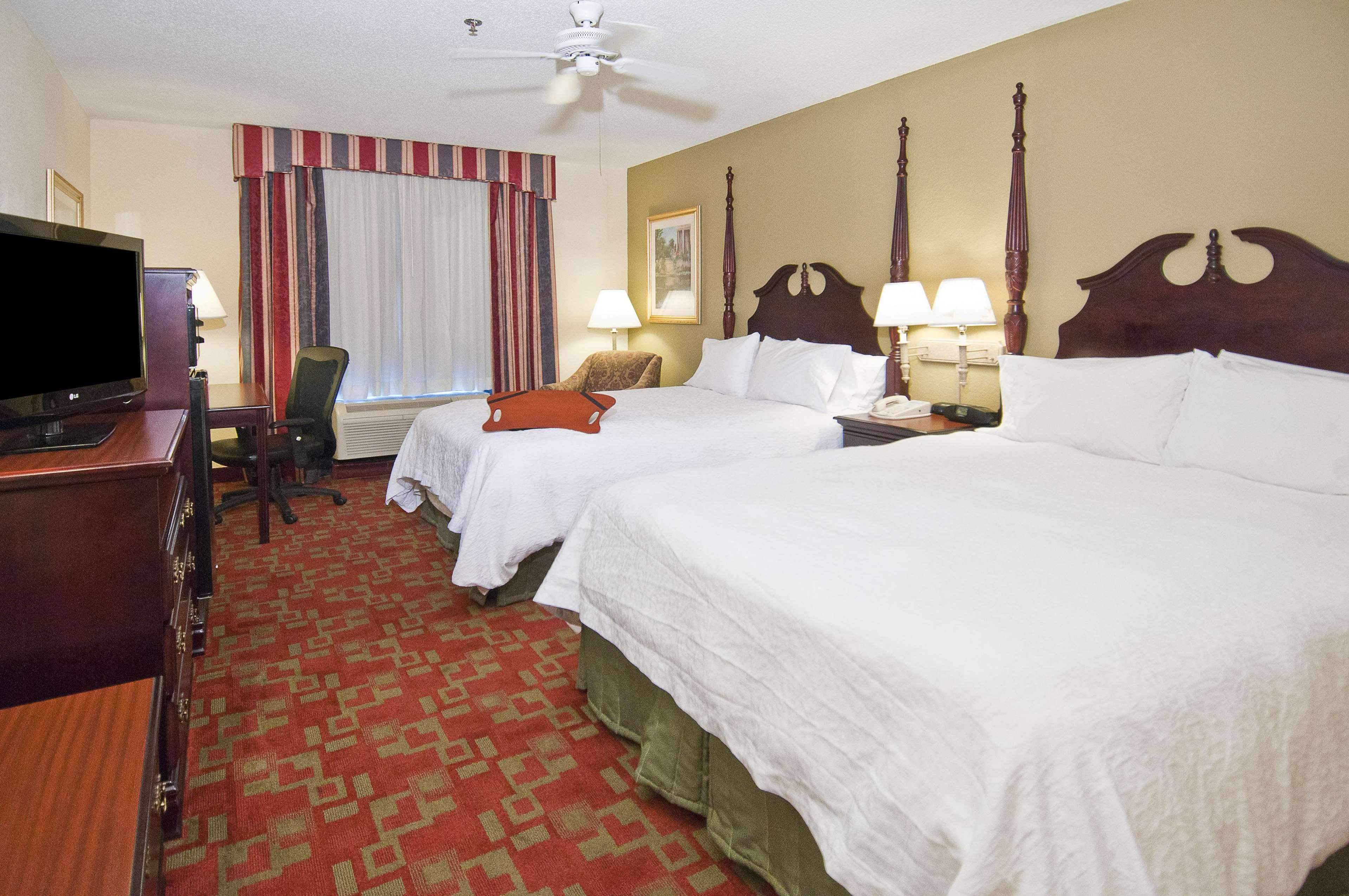 Hampton Inn Кантон Экстерьер фото