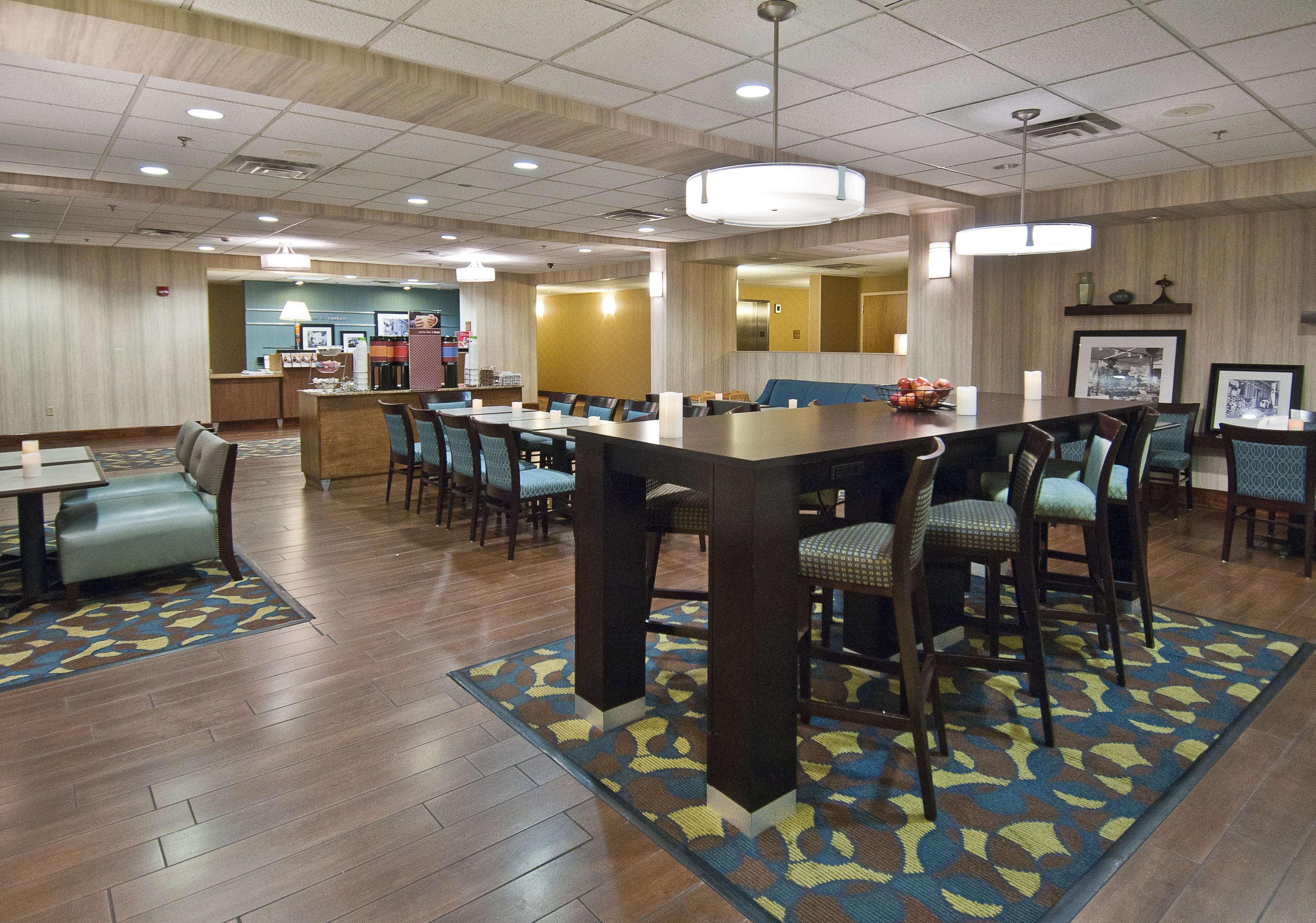 Hampton Inn Кантон Экстерьер фото